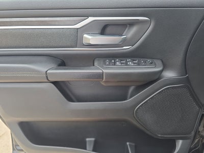 2020 RAM 1500 Big Horn Crew Cab 4x4 5'7' Box