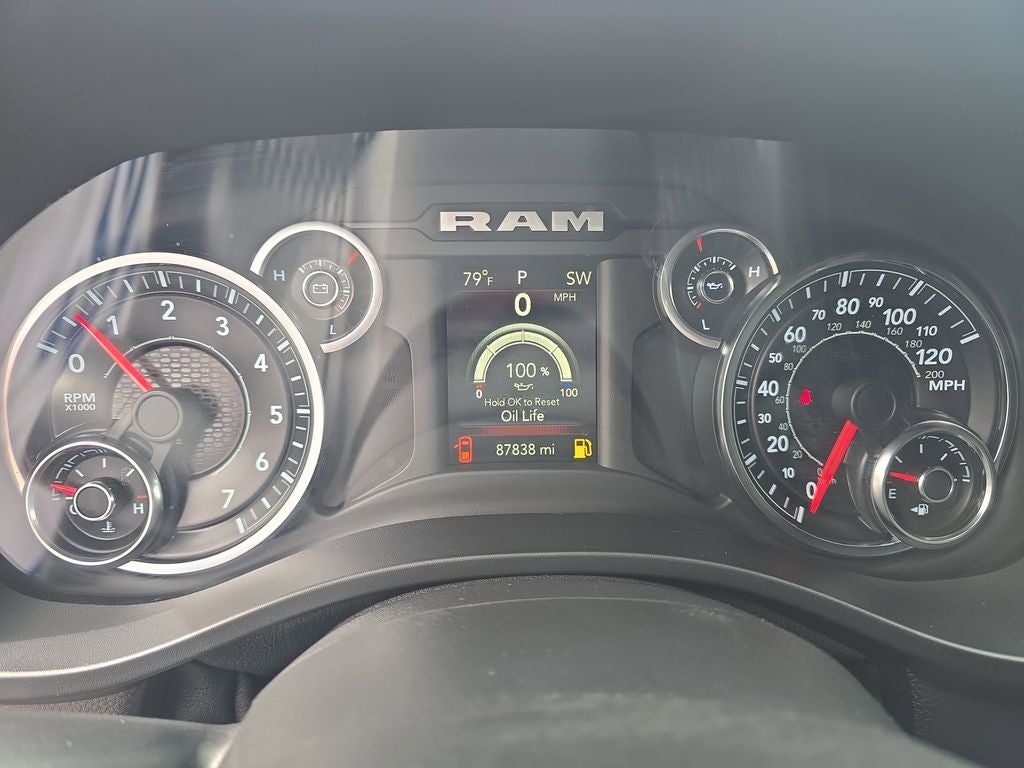 2020 RAM 1500 Big Horn Crew Cab 4x4 5'7' Box