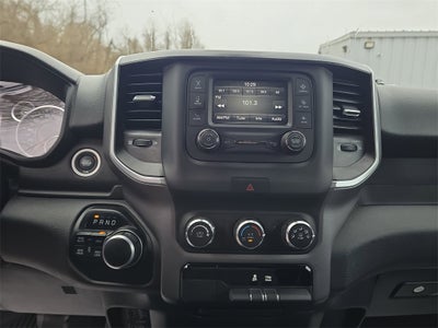 2022 RAM 1500 Big Horn Crew Cab 4x4 5'7' Box