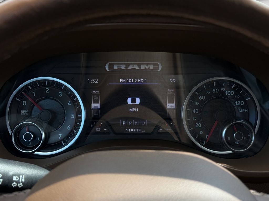2019 RAM 1500 Laramie Crew Cab 4x4 5'7' Box