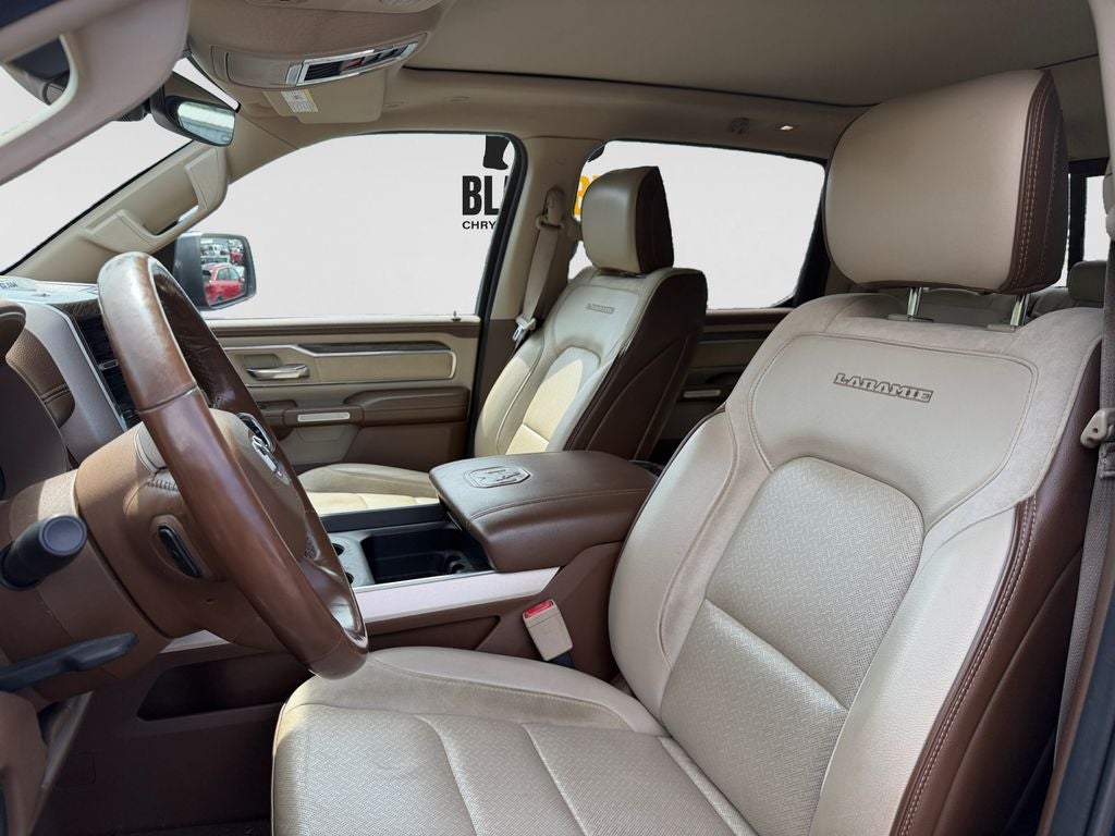 2019 RAM 1500 Laramie Crew Cab 4x4 5'7' Box