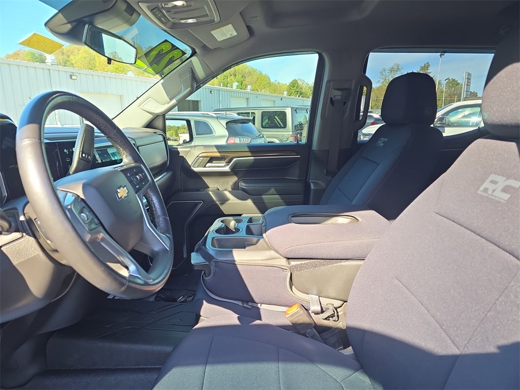 2022 Chevrolet Silverado 1500 4WD Crew Cab Standard Bed LT