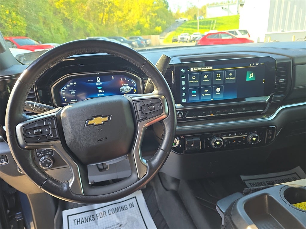 2022 Chevrolet Silverado 1500 4WD Crew Cab Standard Bed LT