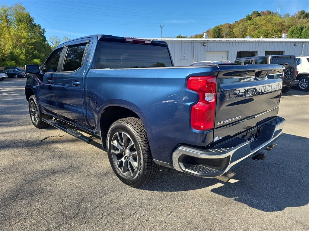 2022 Chevrolet Silverado 1500 4WD Crew Cab Standard Bed LT