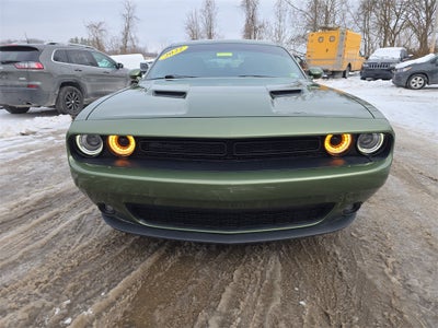 2022 Dodge Challenger SXT AWD