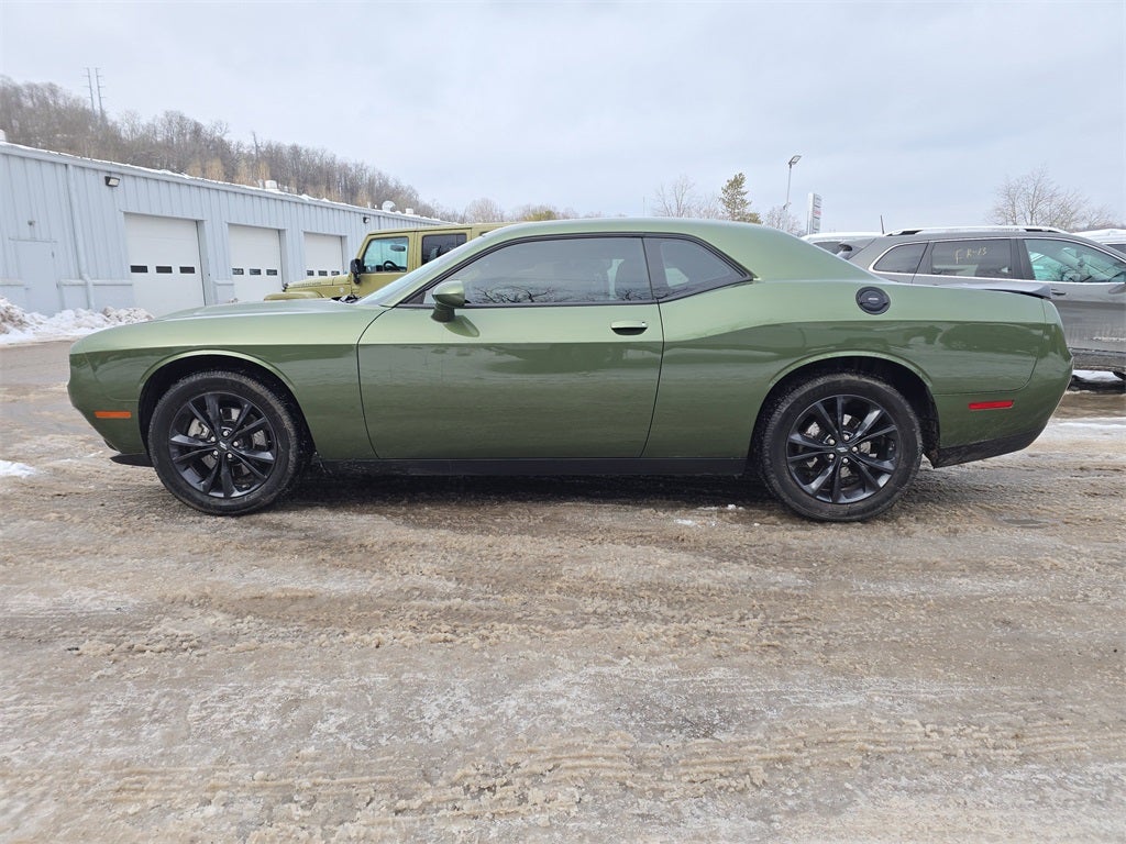 2022 Dodge Challenger SXT AWD
