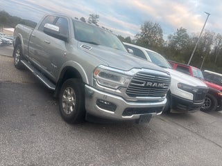 2022 RAM 3500 Laramie Crew Cab 4x4 6'4' Box