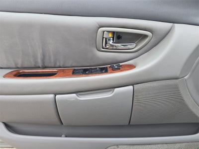 2001 Toyota Avalon Base