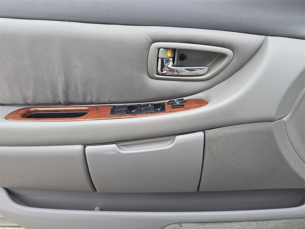 2001 Toyota Avalon Base