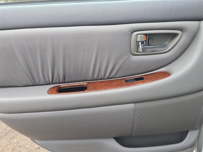 2001 Toyota Avalon Base