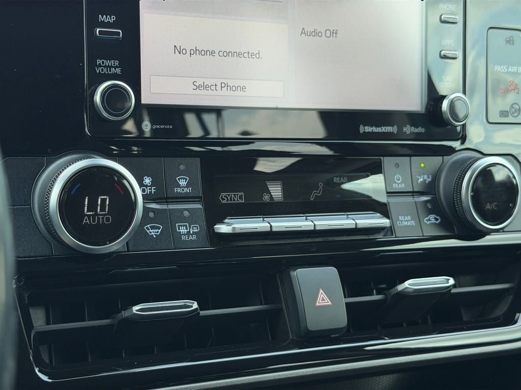 2020 Toyota Highlander LE