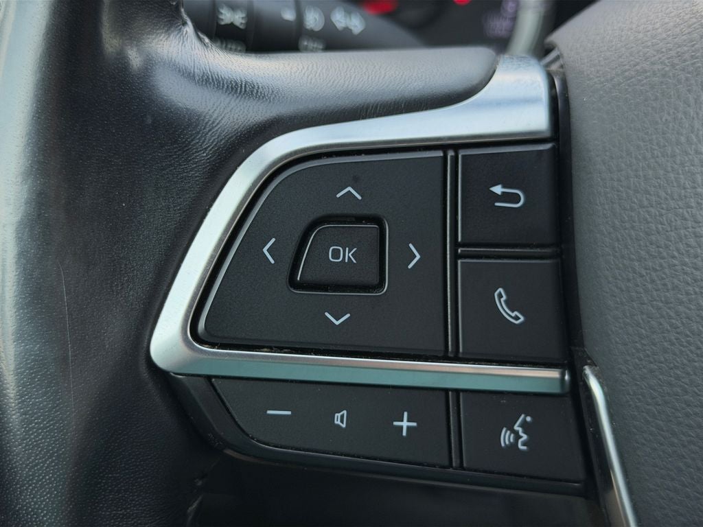 2020 Toyota Highlander LE