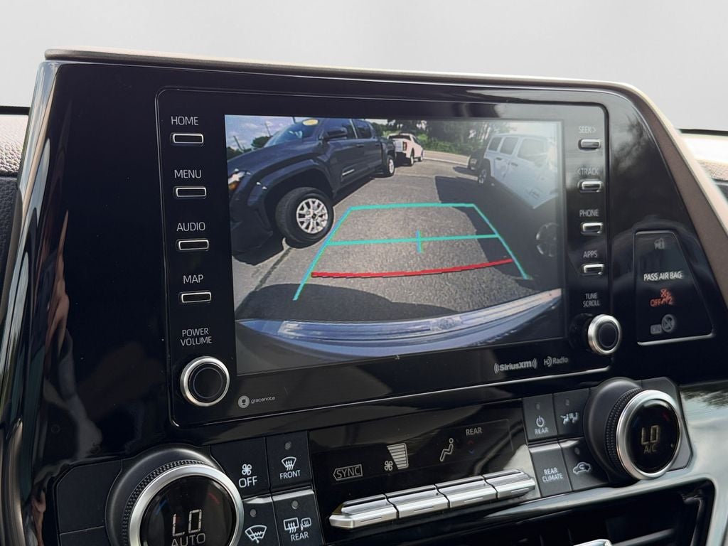 2020 Toyota Highlander LE