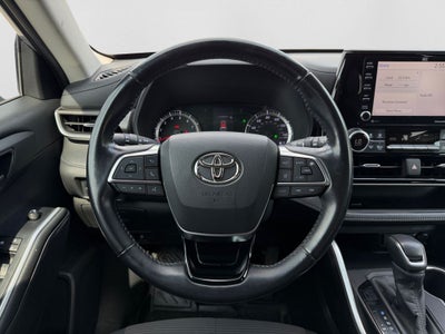 2020 Toyota Highlander LE