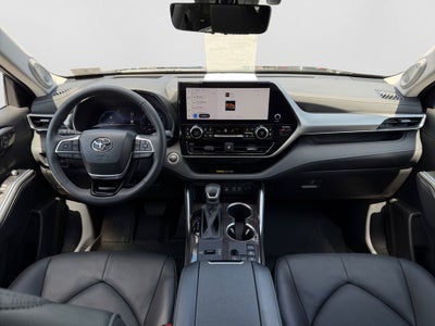 2026 Toyota Highlander Hybrid Platinum