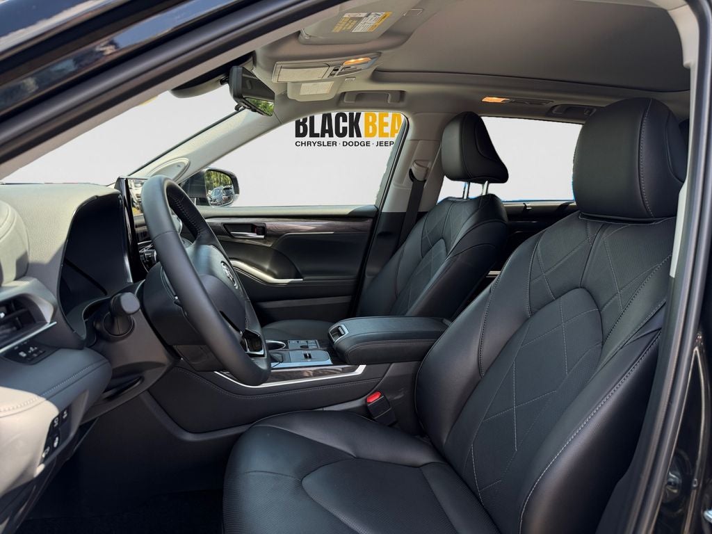 2026 Toyota Highlander Hybrid Platinum