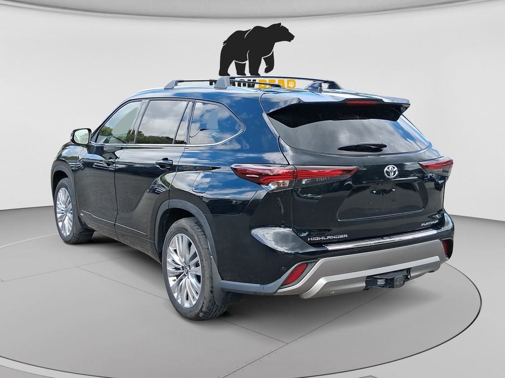 2026 Toyota Highlander Hybrid Platinum