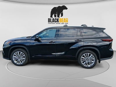 2026 Toyota Highlander Hybrid Platinum