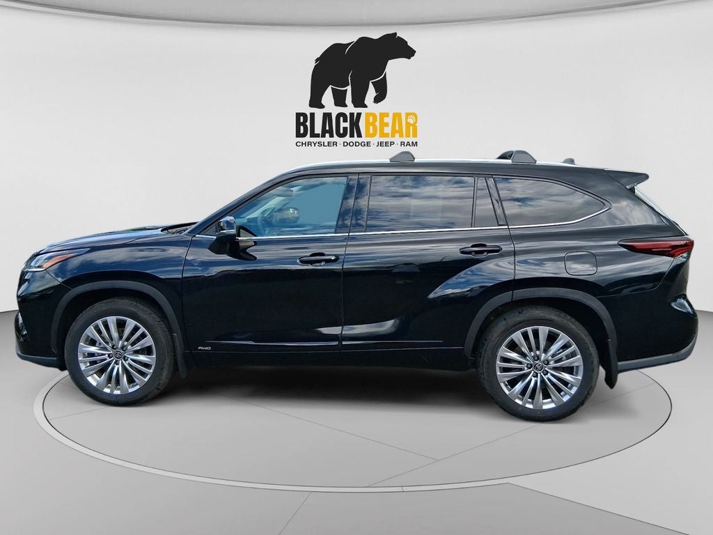 2026 Toyota Highlander Hybrid Platinum
