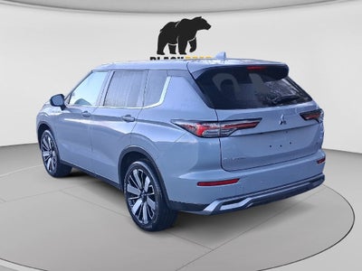 2025 Mitsubishi Outlander Base